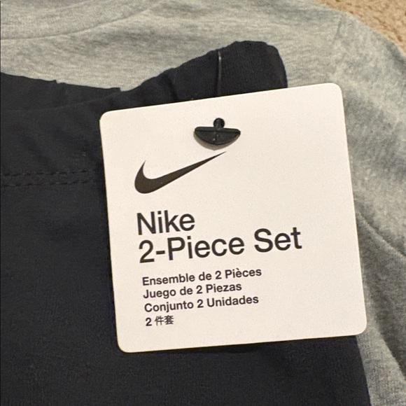 Nike Gray Top and Black Leggings Set with Pink Logo - Picture 8 of 8